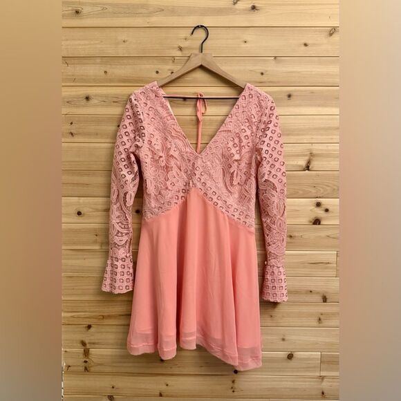 Tularosa Sz Small Pink Long Sleeve Lace Cocktail Party Low Back Mini Dress - Picture 1 of 14